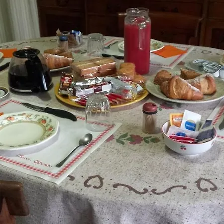 Cà D' Fefi Alojamento de Acomodação e Pequeno-almoço Gorzegno